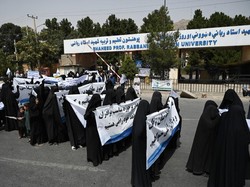 Ratusan Wanita Afghanistan Gelar Aksi Dukung Taliban