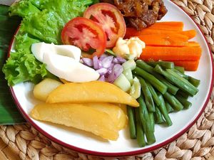 Resep Selat Solo Segar yang Manis Gurih Komplet Isiannya Resep Selat Solo Segar yang Manis Gurih Komplet Isiannya
