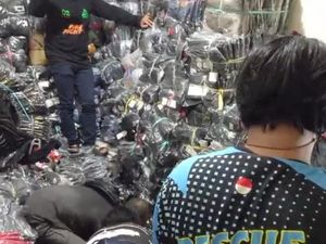 Sekeluarga Tewas Tertimbun Pakaian di Banjarmasin, Tak Ada Tanda Kekerasan Sekeluarga Tewas Tertimbun Pakaian di Banjarmasin, Tak Ada Tanda Kekerasan