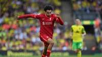 Trent-Alexander Arnold, bek sayap kanan Liverpool ini terus jadi mesin assist tiap musim. Trent kini sudah mengemas enam assist plus satu gol di Liga Inggris (Getty Images/Shaun Botterill)