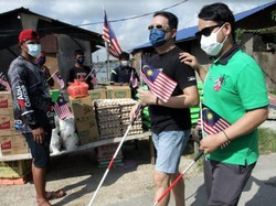 Salut! Dua Pria Tunanetra Ini Bantu Ratusan Pengangguran dan Janda yang Kelaparan