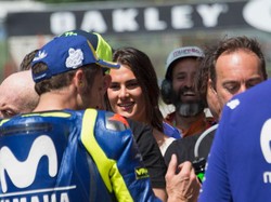 Akan Punya Anak Perempuan, Rossi: Baguslah, Gak Usah Jadi Pebalap