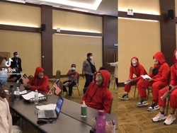 Viral Geng Money Heist Divaksin Corona, Nggak Sambil Curi Stok Vaksin Kan?