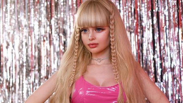 8 Potret Wanita yang Hidup Seperti Barbie, Mengaku Penuh Pengorbanan