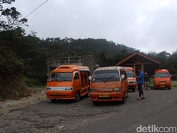 Sopir Angkutan Kawah Putih Bandung Harap Tempat Wisata Tak Kembali Tutup