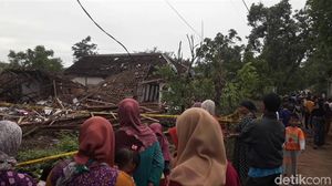 Saat Lokasi Ledakan di Pasuran Ramai Didatangi Warga