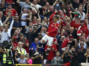 Bintang WWE Ini Sebut Ronaldo Banci Kamera