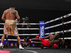 Evander Holyfield Kalah TKO dari Vitor Belfort