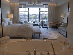 Mevvah! Hotel Baru di Paris Ini Punya Layanan Spa dari Dior