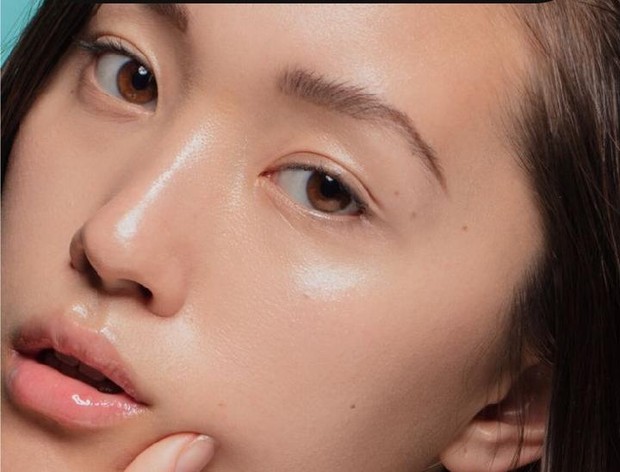 kulit lembab adalah kunci wajah glowing/Pinterest.com/GREENHORN On Fleek