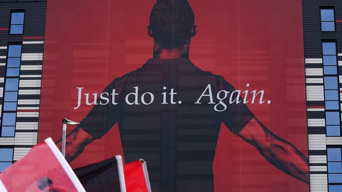 Cristiano Ronaldo tampil digdaya di laga perdananya bersama Manchester United musim ini. CR7 bangga dan bahagia bisa bermain lagi untuk klub lamanya tersebut.