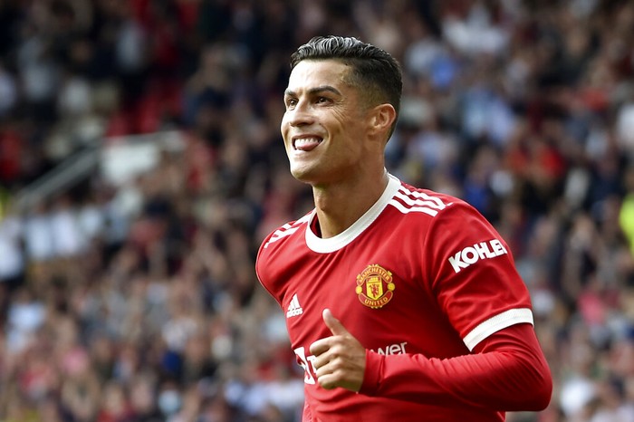 Cristiano Ronaldo tampil digdaya di laga perdananya bersama Manchester United musim ini. CR7 bangga dan bahagia bisa bermain lagi untuk klub lamanya tersebut.