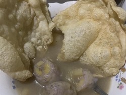 Makin Aneh! Kini Ada Sekte Terbaru, Makan Kolak Pakai Kerupuk Tahu