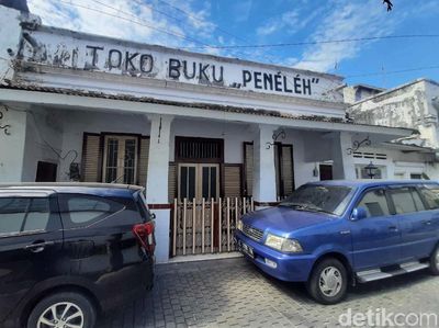 Melacak Jejak Soekarno di Toko Buku Tertua Surabaya