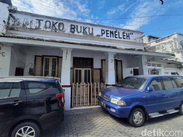 Melacak Jejak Soekarno di Toko Buku Tertua Surabaya