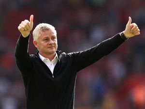 Neville Sebut MU Tak Perlu Rekrut Conte, Masih Dukung Solskjaer? Neville Sebut MU Tak Perlu Rekrut Conte, Masih Dukung Solskjaer?