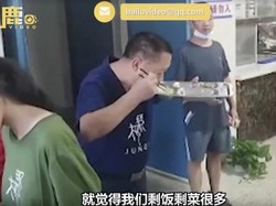 Tak Tega Makanan Dibuang, Kepala Sekolah Ini Rela Habiskan Makanan Sisa Semua Muridnya