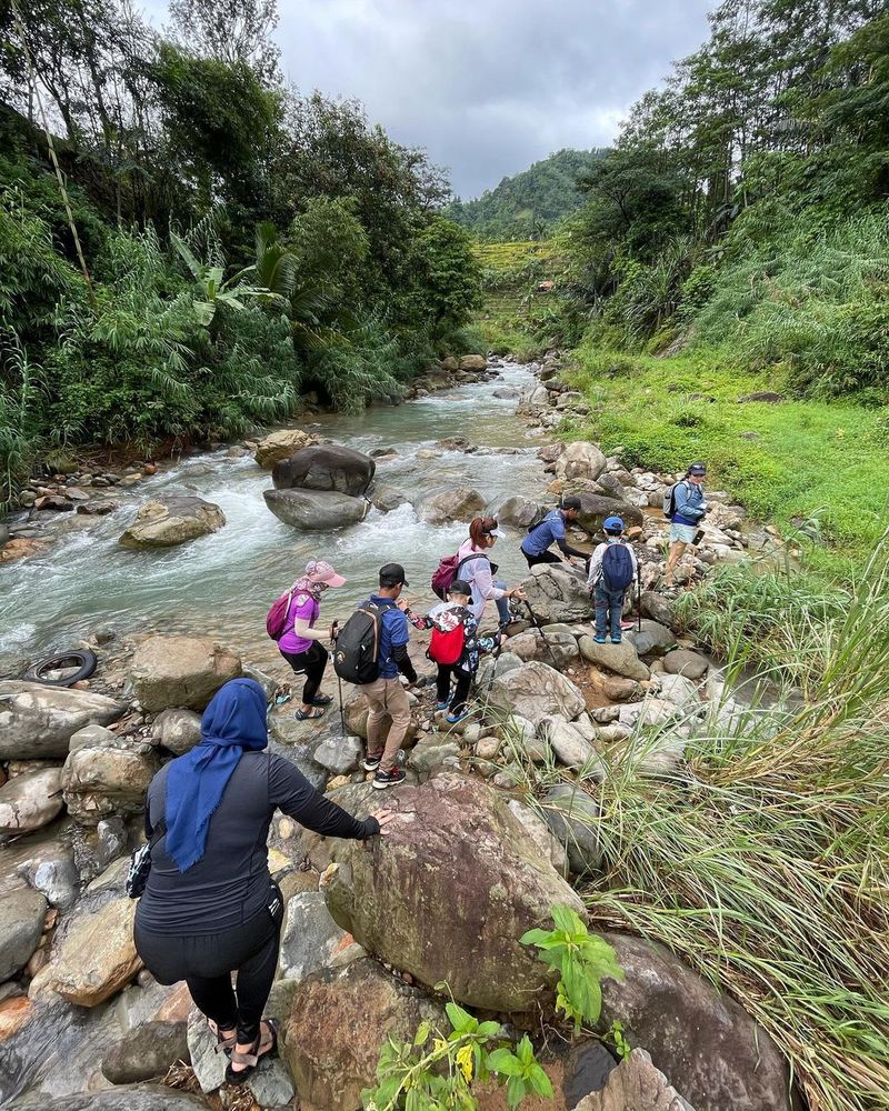 Wisata Trekking Curug Leuwi Hejo