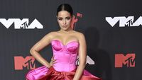 10 Artis Berbusana Terbaik di MTV VMA 2021, Megan Fox Pakai Gaun Nude