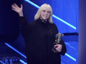 Pengakuan Billie Eilish Sering Nonton Film Porno Sejak Usia 11 Tahun
