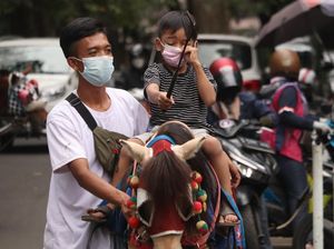 Bonbin Bandung Belum Buka, Wisatawan Pilih Naik Kuda di Jalan Ganesha Bonbin Bandung Belum Buka, Wisatawan Pilih Naik Kuda di Jalan Ganesha