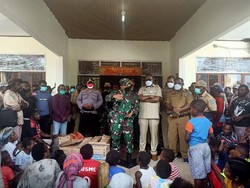 100 Warga Masih Ngungsi di Kantor Bupati Maybrat Usai Posramil Diserang