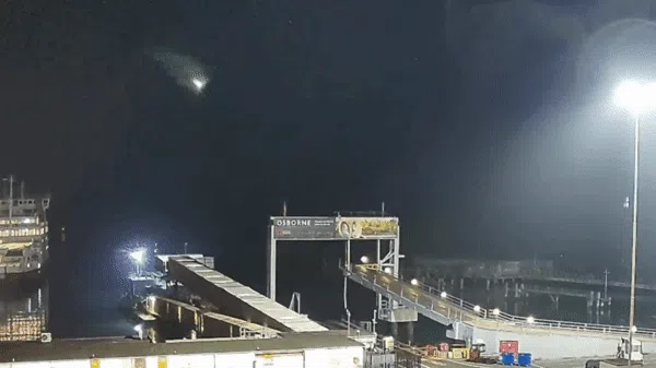 Detik-detik Meteor Lintasi Langit Inggris