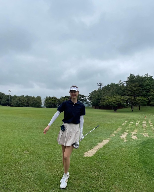 Lee Yeon Hee di lapangan golf