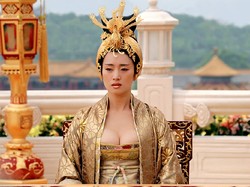 Gong Li Dituduh Menghina China Gegara Pakai Brand Asing