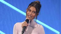 Istri Justin Bieber Tampil Singkat di MTV VMA dengan Baju Putih Tipis