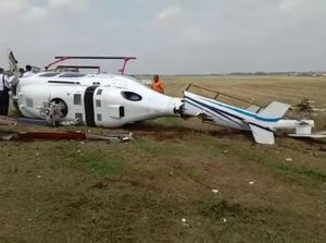 Helikopter Gagal Terbang hingga Terguling Bikin Geger Helikopter Gagal Terbang hingga Terguling Bikin Geger