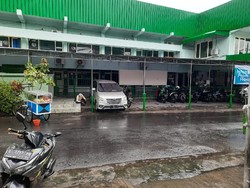 Sempat Dilanda Sumuk, Mendung hingga Gerimis Bikin Surabaya Terasa Adem