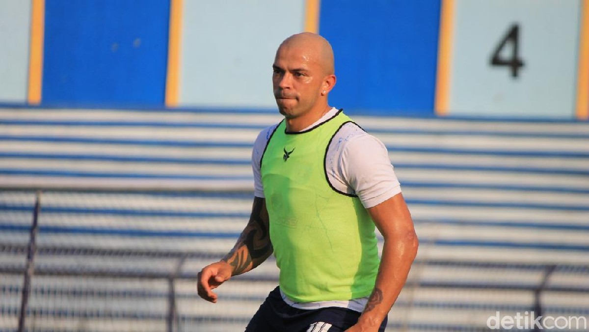 Pemain Persela Lamongan Ivan Carlos belum pulih 100 persen. (Foto: detikcom/Eko Sudjarwo)
