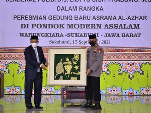 Kapolri Resmikan Gedung Baru Ponpes Assalam dan Cek Vaksinasi Se-Jabar