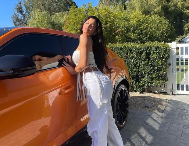 (Koleksi mobil Kylie Jenner miliki harga yang fantastis/Foto: instagram.com/kyliejenner) Koleksi mobil Kylie Jenner miliki harga yang fantastis/Foto: instagram.com/kyliejenner