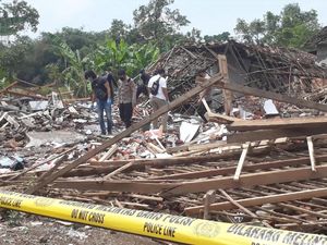 9 Saksi Diperiksa soal Ledakan Bondet yang Tewaskan Dua Orang di Pasuruan 9 Saksi Diperiksa soal Ledakan Bondet yang Tewaskan Dua Orang di Pasuruan