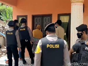 Pascaledakan di Pasuruan, Polisi Sisir Rumah Warga Cari Bahan Peledak Pascaledakan di Pasuruan, Polisi Sisir Rumah Warga Cari Bahan Peledak