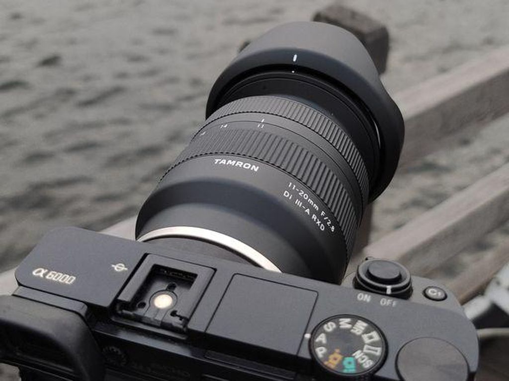 Menjajal Alternatif Lensa Lebar Tamron 11-20mm f/2.8 di Sony