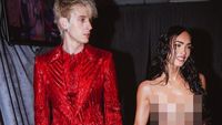 Megan Fox Pakai Dress Transparan Temani Machine Gun Kelly di VMAs
