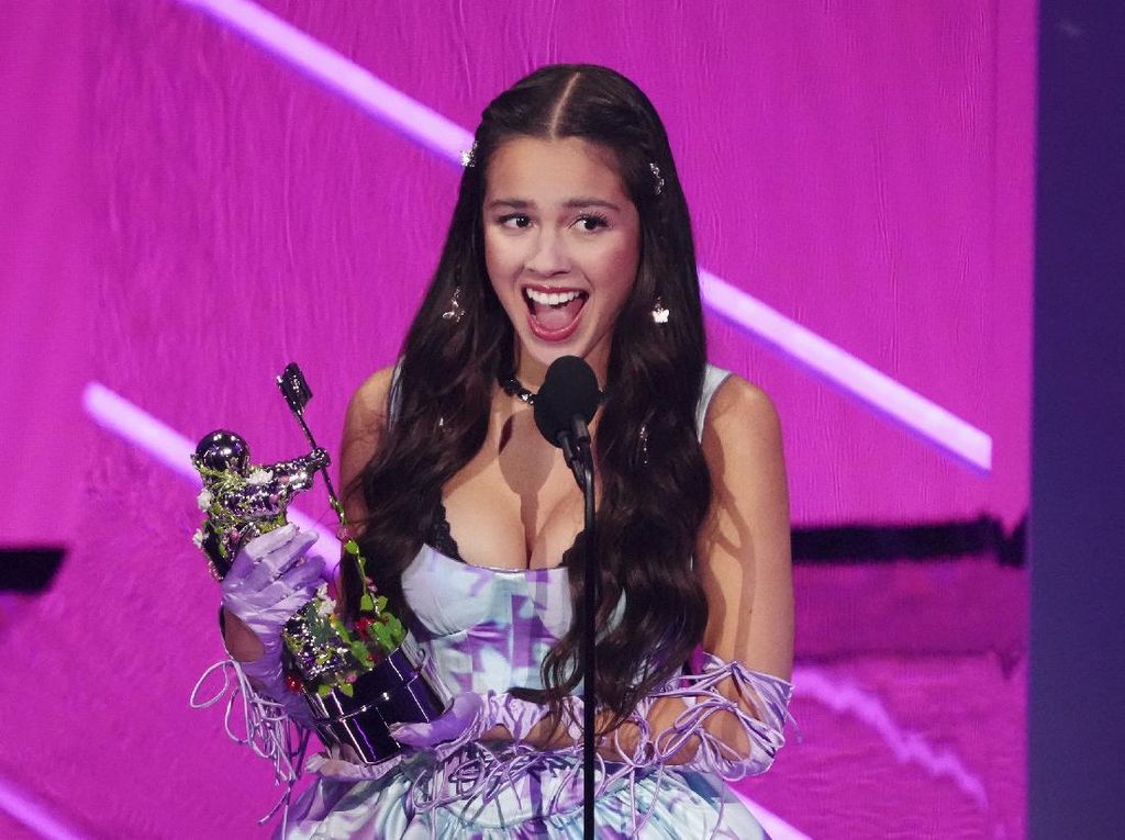 Daftar Lengkap Pemenang MTV VMAs 2021 Daftar Lengkap Pemenang MTV VMAs 2021