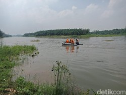 Pencari Ikan Hilang Tenggelam di Sungai Brantas Jombang