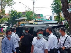 Bentangkan Poster Saat Jokowi Tiba, Sejumlah Mahasiswa UNS Solo Ditangkap