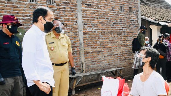 Momen Joko Widodo Menangis Haru Bertemu Presiden Jokowi