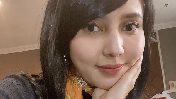 8 Foto Cantiknya Rara Nawangsih, Ibu Amanda Manopo di Ikatan Cinta yang Viral