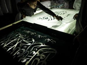 Taliban Berkuasa, Tukang Sablon Banjir Order Bendera
