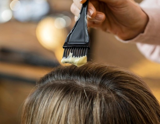 Tidak Rata saat Mengaplikasikan Cat Rambut