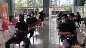 Ngapain Jauh-jauh ke AS Buat Vaksin Pfizer? Di Menara Bank Mega Juga Ada