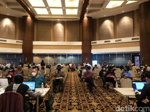 Vaksinasi RI Lewati Target WHO, Masyarakat Tetap Diminta Patuh Prokes