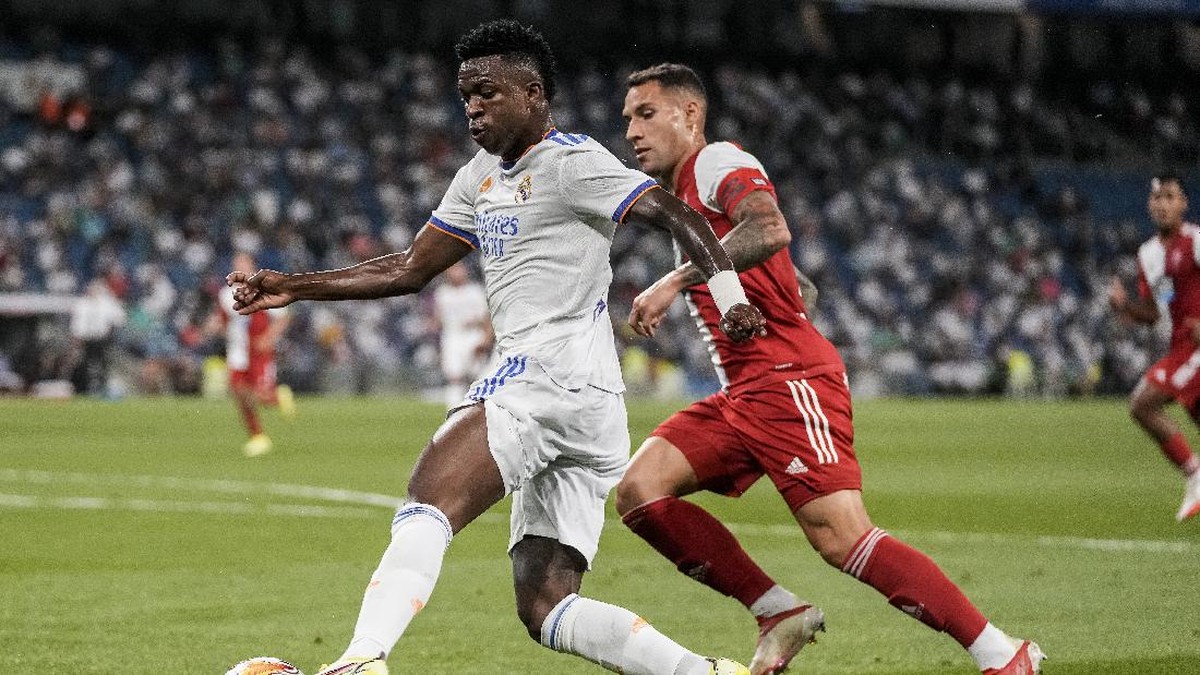 Vinicius Junior sudah mencetak empat gol di empat pekan pertama LaLiga musim ini. (Foto: AP/Manu Fernandez)