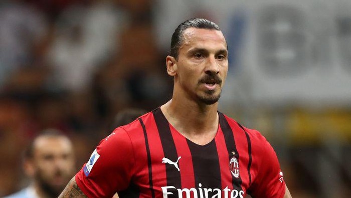 MILAN, ITALY - SEPTEMBER 12: Zlatan Ibrahimovic of AC Milan looks on during the Serie A match between AC Milan and SS Lazio at Stadio Giuseppe Meazza on September 12, 2021 in Milan, Italy. (Photo by Marco Luzzani/Getty Images)